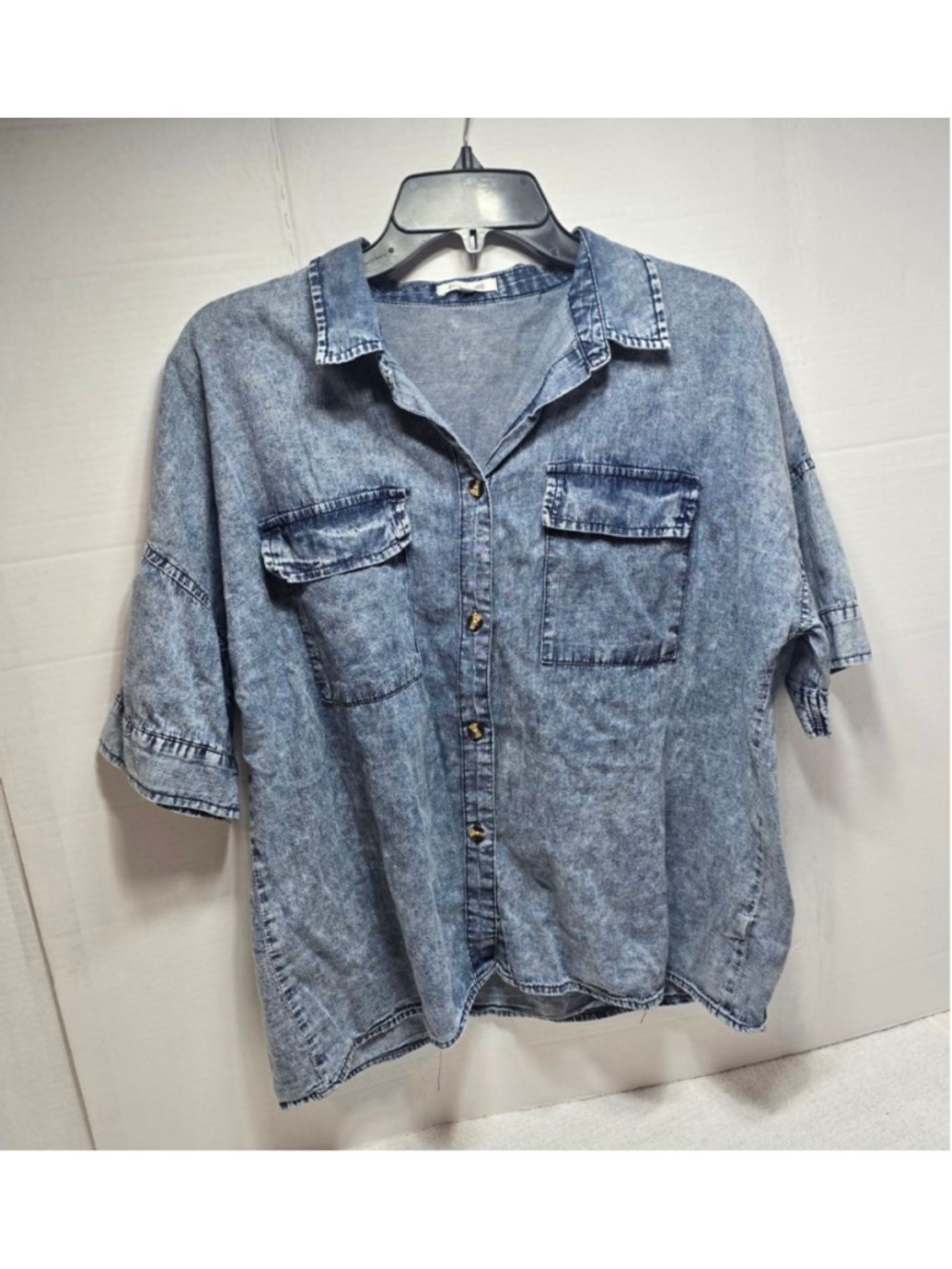 Women's Tea Rose Blue Acid Wash Button Down Shirt M